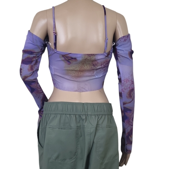 Silence + Noise Bella Cold-Shoulder Cropped Top - Picture 3 of 4